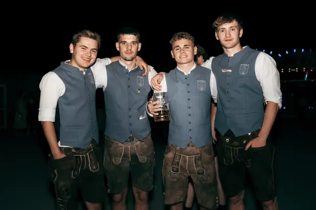 Schmalzlerfest Perlesreut 2026 Umzug, Bieranstich, Perlesreuter BleMUSI Foto 2601841