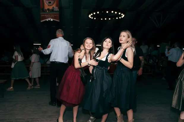 Schmalzlerfest Perlesreut 2026 Umzug, Bieranstich, Perlesreuter BleMUSI Foto 2601856