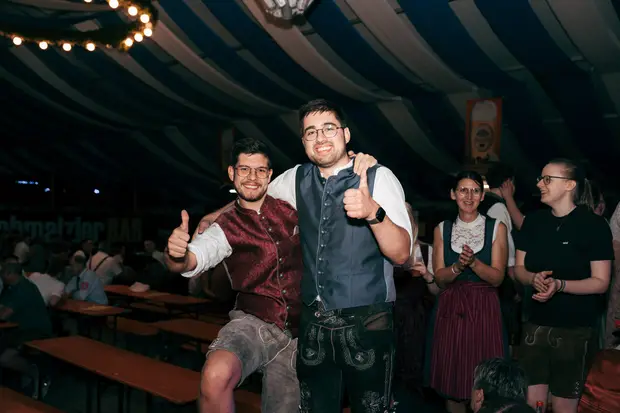 Schmalzlerfest Perlesreut 2026 Umzug, Bieranstich, Perlesreuter BleMUSI Foto 2601862