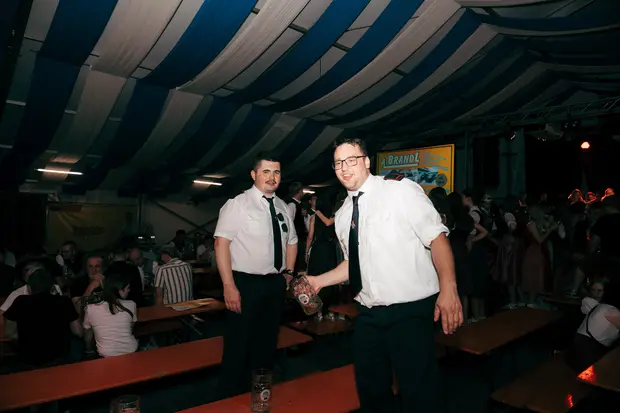 Schmalzlerfest Perlesreut 2026 Umzug, Bieranstich, Perlesreuter BleMUSI Foto 2601868
