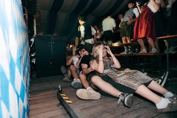 Schmalzlerfest Perlesreut 2026 Umzug, Bieranstich, Perlesreuter BleMUSI Foto 2601873
