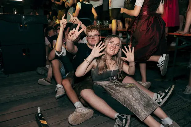 Schmalzlerfest Perlesreut 2026 Umzug, Bieranstich, Perlesreuter BleMUSI Foto 2601874