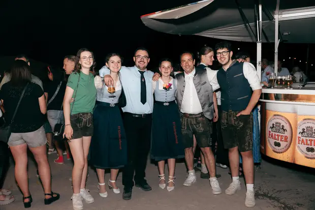 Schmalzlerfest Perlesreut 2026 Umzug, Bieranstich, Perlesreuter BleMUSI Foto 2601878