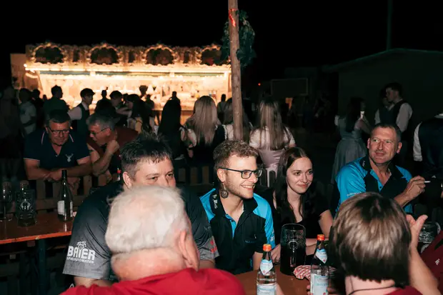 Schmalzlerfest Perlesreut 2026 Umzug, Bieranstich, Perlesreuter BleMUSI Foto 2601886