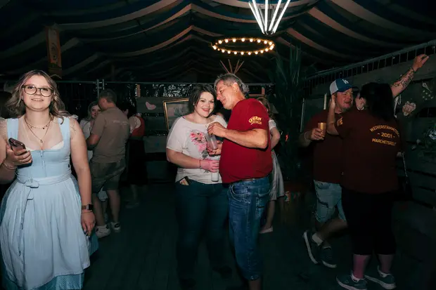 Schmalzlerfest Perlesreut 2026 Umzug, Bieranstich, Perlesreuter BleMUSI Foto 2601888