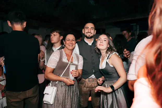 Schmalzlerfest Perlesreut 2026 Umzug, Bieranstich, Perlesreuter BleMUSI Foto 2601892