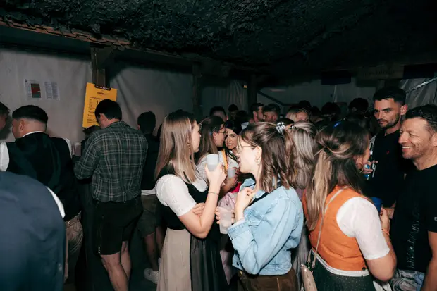 Schmalzlerfest Perlesreut 2026 Umzug, Bieranstich, Perlesreuter BleMUSI Foto 2601893