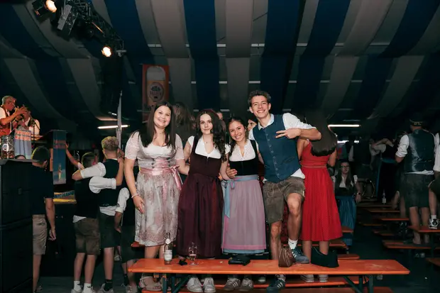 Schmalzlerfest Perlesreut 2026 Umzug, Bieranstich, Perlesreuter BleMUSI Foto 2601897