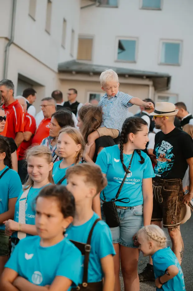 Schmalzlerfest Perlesreut 2026 Umzug, Bieranstich, Perlesreuter BleMUSI Foto 2601901