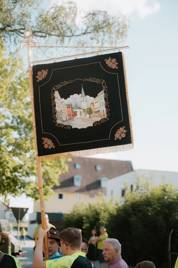 Schmalzlerfest Perlesreut 2026 Umzug, Bieranstich, Perlesreuter BleMUSI Foto 2601905