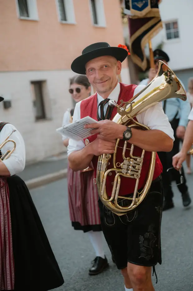 Schmalzlerfest Perlesreut 2026 Umzug, Bieranstich, Perlesreuter BleMUSI Foto 2601924