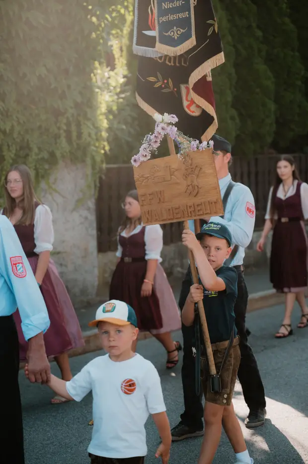 Schmalzlerfest Perlesreut 2026 Umzug, Bieranstich, Perlesreuter BleMUSI Foto 2601930
