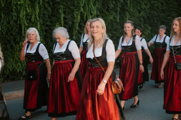 Schmalzlerfest Perlesreut 2026 Umzug, Bieranstich, Perlesreuter BleMUSI Foto 2601938
