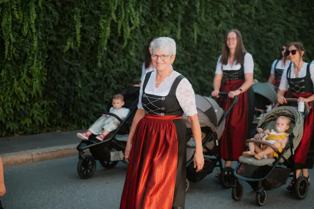 Schmalzlerfest Perlesreut 2026 Umzug, Bieranstich, Perlesreuter BleMUSI Foto 2601939