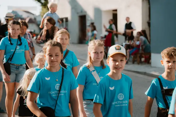 Schmalzlerfest Perlesreut 2026 Umzug, Bieranstich, Perlesreuter BleMUSI Foto 2602018