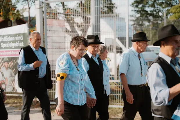 Schmalzlerfest Perlesreut 2026 Umzug, Bieranstich, Perlesreuter BleMUSI Foto 2602087