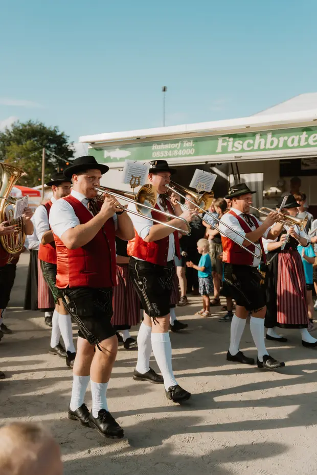 Schmalzlerfest Perlesreut 2026 Umzug, Bieranstich, Perlesreuter BleMUSI Foto 2602100