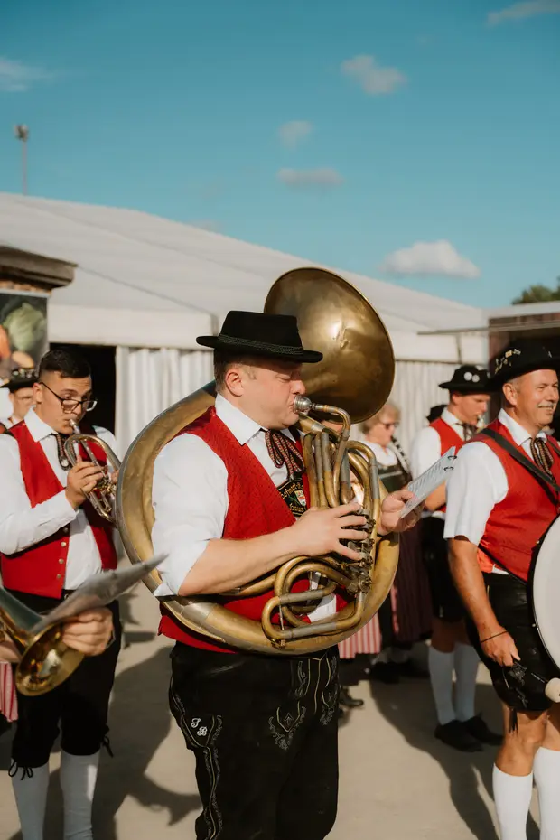 Schmalzlerfest Perlesreut 2026 Umzug, Bieranstich, Perlesreuter BleMUSI Foto 2602115