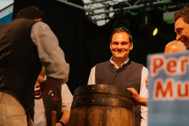 Schmalzlerfest Perlesreut 2026 Umzug, Bieranstich, Perlesreuter BleMUSI Foto 2602150
