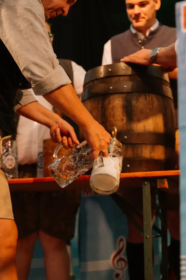 Schmalzlerfest Perlesreut 2026 Umzug, Bieranstich, Perlesreuter BleMUSI Foto 2602152