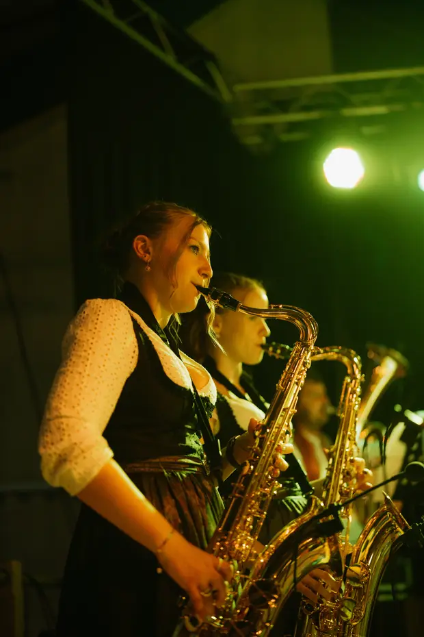 Schmalzlerfest Perlesreut 2026 Umzug, Bieranstich, Perlesreuter BleMUSI Foto 2602182