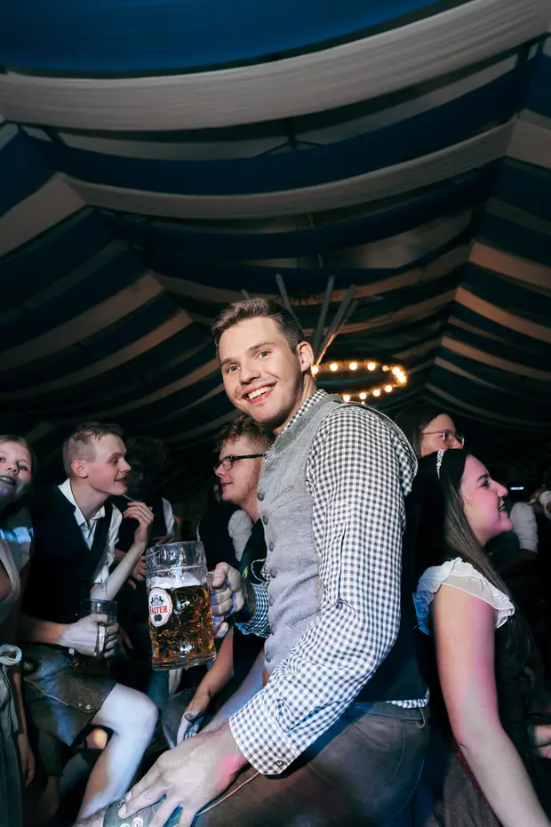 Schmalzlerfest Perlesreut 2026 Umzug, Bieranstich, Perlesreuter BleMUSI Foto 2602189