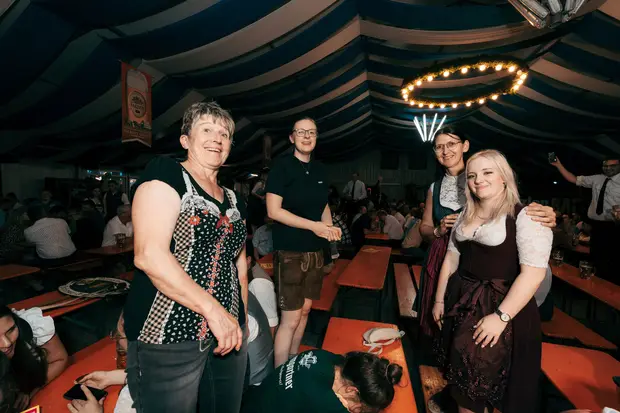 Schmalzlerfest Perlesreut 2026 Umzug, Bieranstich, Perlesreuter BleMUSI Foto 2602196