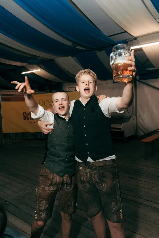 Schmalzlerfest Perlesreut 2026 Umzug, Bieranstich, Perlesreuter BleMUSI Foto 2602198
