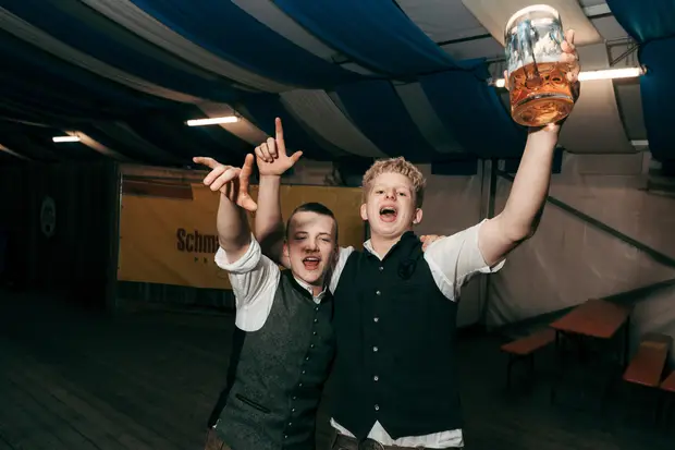 Schmalzlerfest Perlesreut 2026 Umzug, Bieranstich, Perlesreuter BleMUSI Foto 2602199