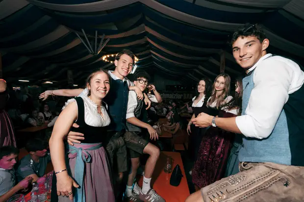 Schmalzlerfest Perlesreut 2026 Umzug, Bieranstich, Perlesreuter BleMUSI Foto 2602201