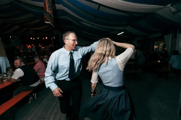Schmalzlerfest Perlesreut 2026 Umzug, Bieranstich, Perlesreuter BleMUSI Foto 2602211