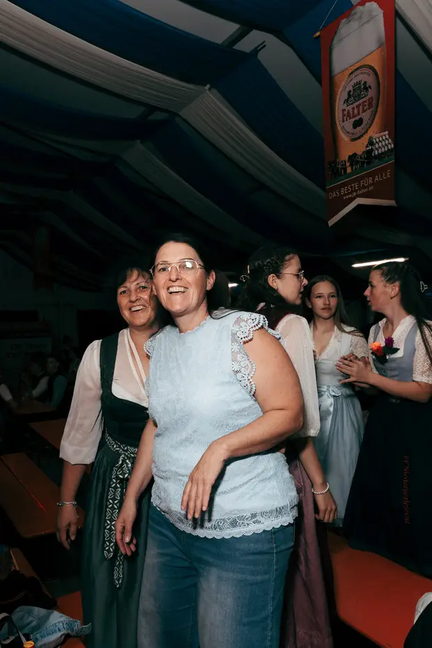 Schmalzlerfest Perlesreut 2026 Umzug, Bieranstich, Perlesreuter BleMUSI Foto 2602217
