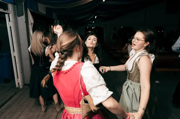 Schmalzlerfest Perlesreut 2026 Umzug, Bieranstich, Perlesreuter BleMUSI Foto 2602226