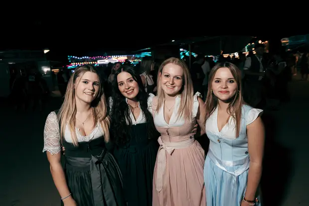 Schmalzlerfest Perlesreut 2026 Umzug, Bieranstich, Perlesreuter BleMUSI Foto 2602233