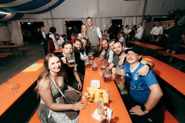 Schmalzlerfest Perlesreut 2026 Umzug, Bieranstich, Perlesreuter BleMUSI Foto 2602235