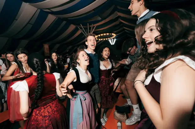 Schmalzlerfest Perlesreut 2026 Umzug, Bieranstich, Perlesreuter BleMUSI Foto 2602238