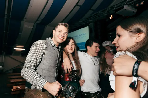 Schmalzlerfest Perlesreut 2026 Umzug, Bieranstich, Perlesreuter BleMUSI Foto 2602248