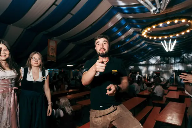 Schmalzlerfest Perlesreut 2026 Umzug, Bieranstich, Perlesreuter BleMUSI Foto 2602249