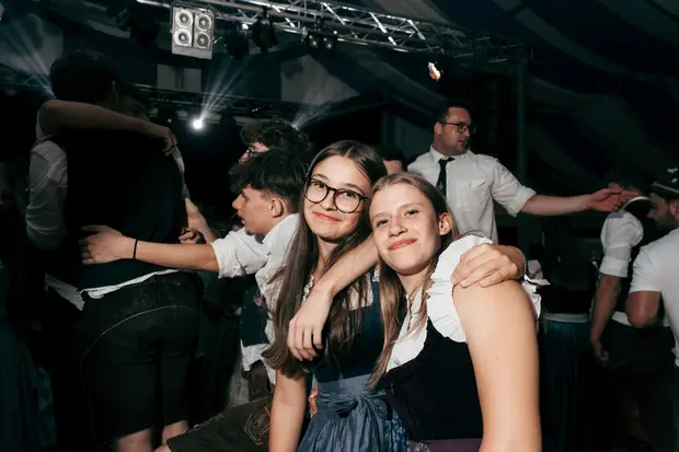 Schmalzlerfest Perlesreut 2026 Umzug, Bieranstich, Perlesreuter BleMUSI Foto 2602251