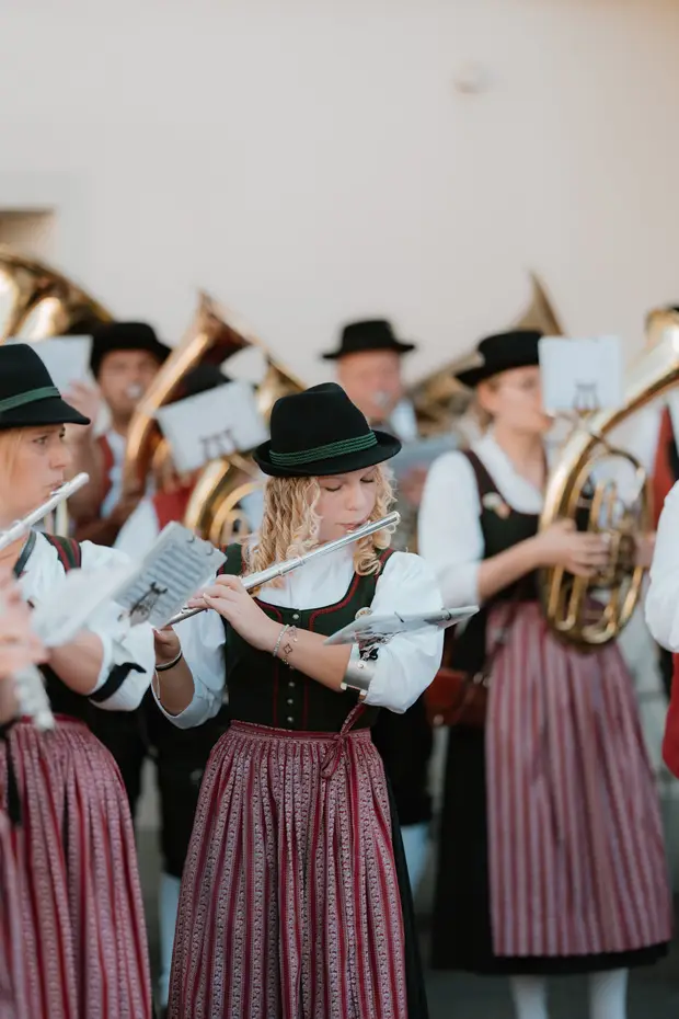 Schmalzlerfest Perlesreut 2026 Umzug, Bieranstich, Perlesreuter BleMUSI Foto 2602275