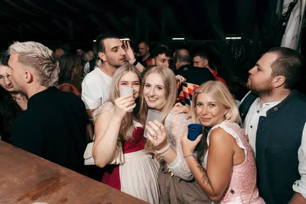 Schmalzlerfest Perlesreut 2026 Umzug, Bieranstich, Perlesreuter BleMUSI Foto 2602290