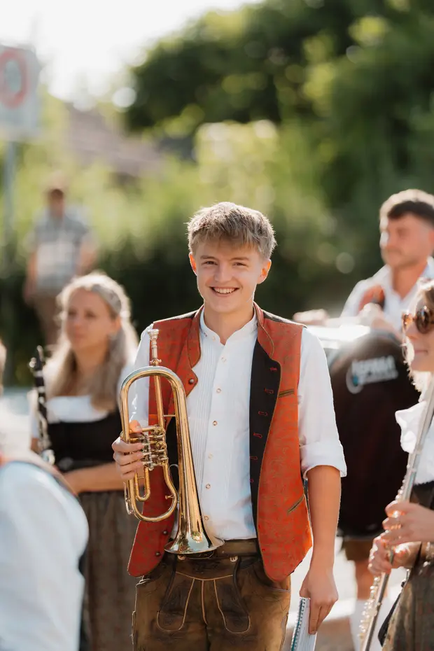 Schmalzlerfest Perlesreut 2026 Umzug, Bieranstich, Perlesreuter BleMUSI Foto 2602293