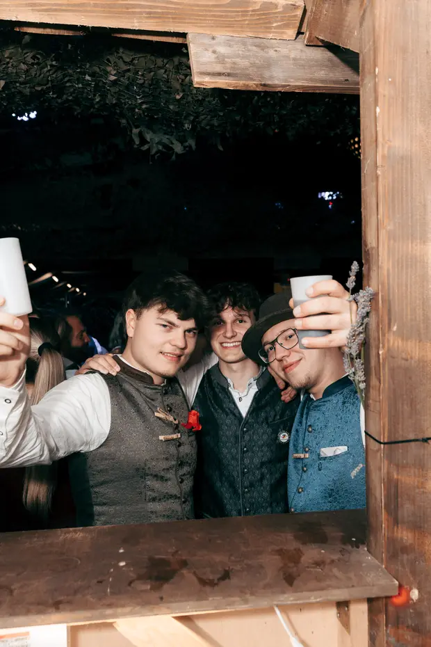 Schmalzlerfest Perlesreut 2026 Umzug, Bieranstich, Perlesreuter BleMUSI Foto 2602299