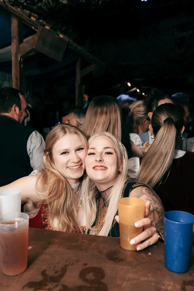 Schmalzlerfest Perlesreut 2026 Umzug, Bieranstich, Perlesreuter BleMUSI Foto 2602302
