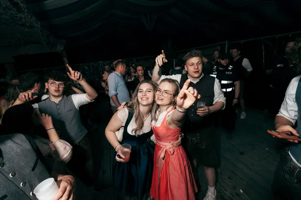Schmalzlerfest Perlesreut 2026 Umzug, Bieranstich, Perlesreuter BleMUSI Foto 2602315