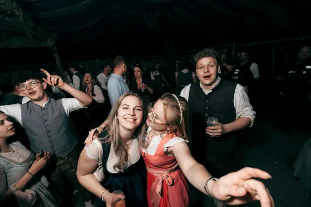 Schmalzlerfest Perlesreut 2026 Umzug, Bieranstich, Perlesreuter BleMUSI Foto 2602316