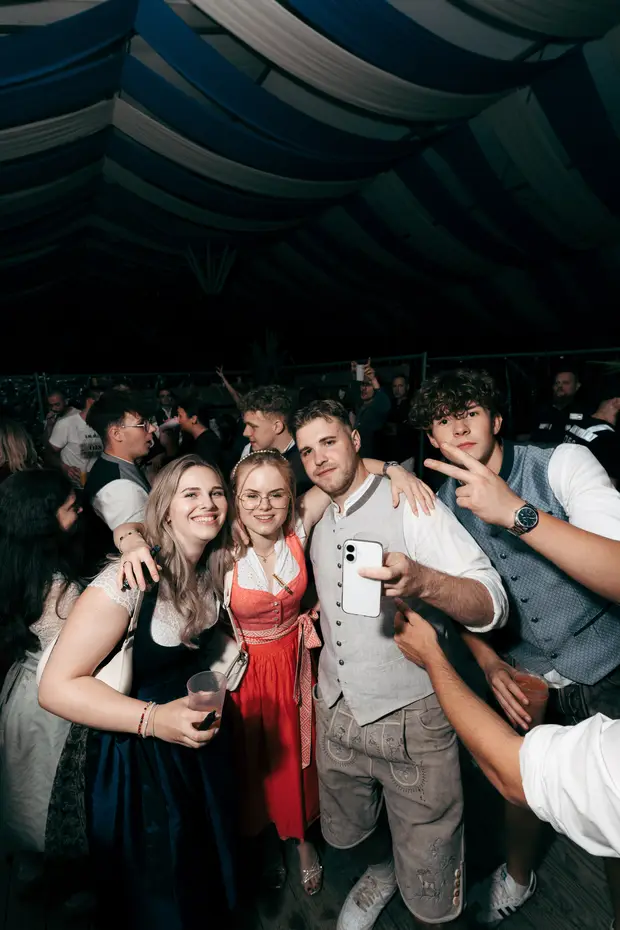 Schmalzlerfest Perlesreut 2026 Umzug, Bieranstich, Perlesreuter BleMUSI Foto 2602322