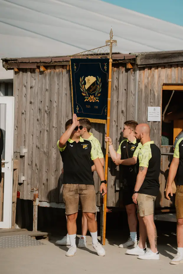 Schmalzlerfest Perlesreut 2026 Umzug, Bieranstich, Perlesreuter BleMUSI Foto 2602344