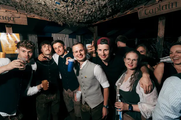 Schmalzlerfest Perlesreut 2026 Umzug, Bieranstich, Perlesreuter BleMUSI Foto 2602355