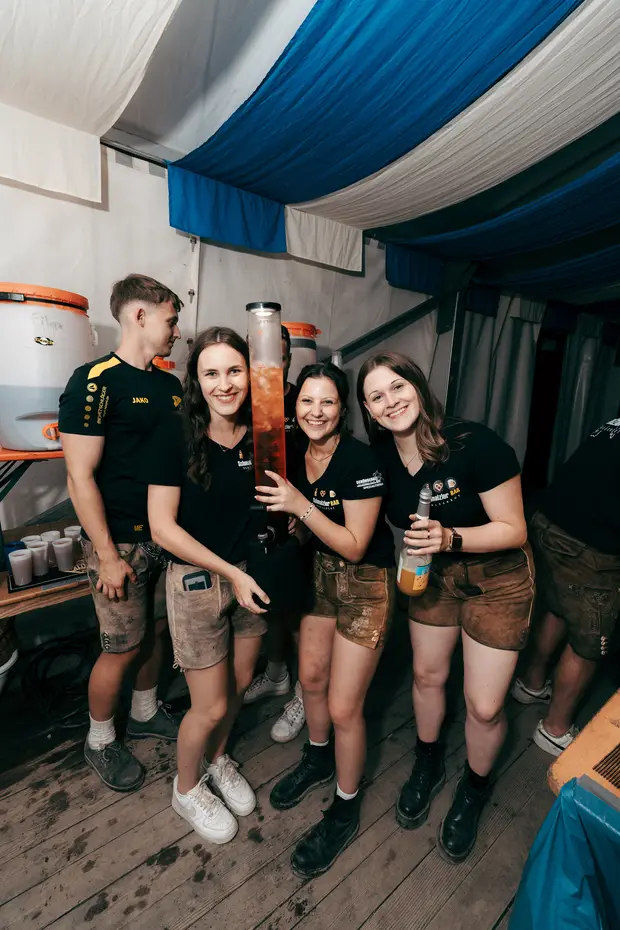 Schmalzlerfest Perlesreut 2026 Umzug, Bieranstich, Perlesreuter BleMUSI Foto 2602366